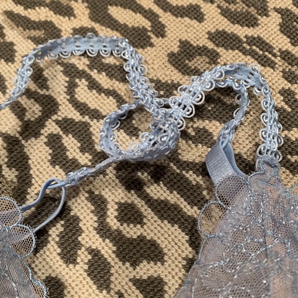 FREE PEOPLE LUCIA LACE UNDERWIRE BRA PRETTY BLUE HYDRANGEA COLOR LAYERING SZ 32A - Picture 10 of 14